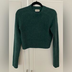 Universal Thread Dark Green Crewneck Sweater
